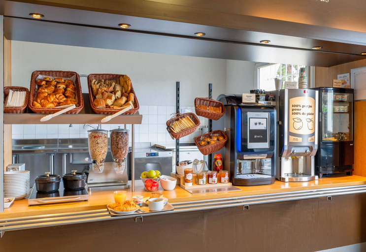 Food & Drinks 5, B&B HOTEL Lyon Grand Stade Meyzieu, Rhône