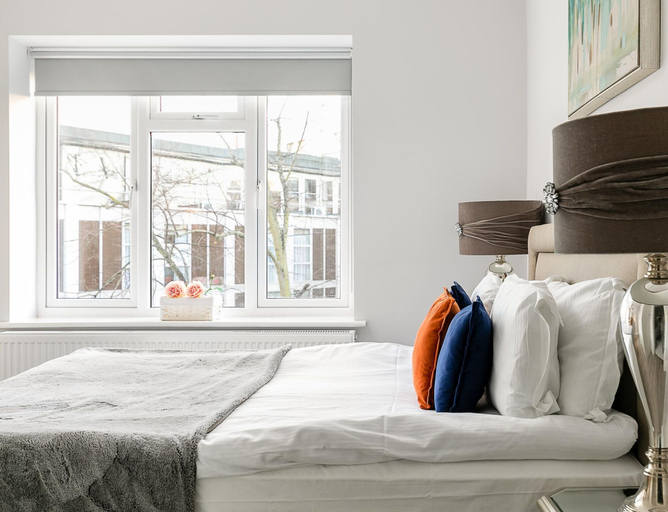 Bedroom 2, Stylish Modern 2-bedroom Apartment on Cromwell, London