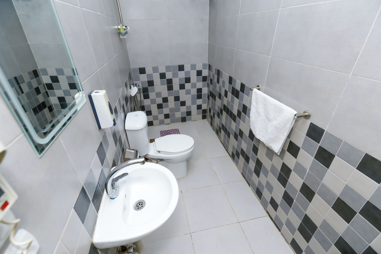 Bathroom 4, Nefertiti pyramids, Al-Ahram
