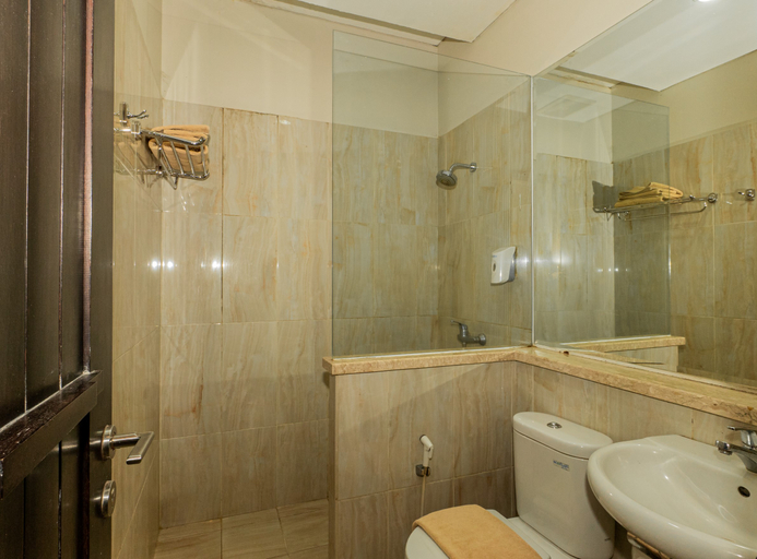Bathroom 15