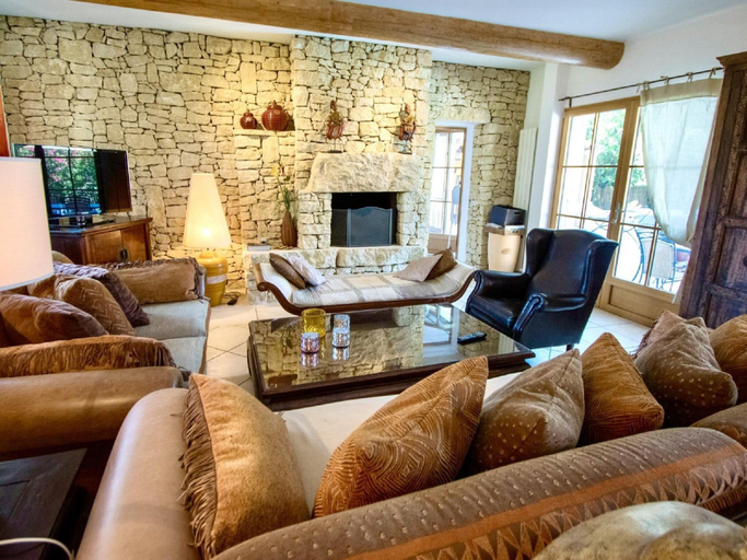 Others 5, Villa in Nalliers with Private Pool and Garden, Vendée
