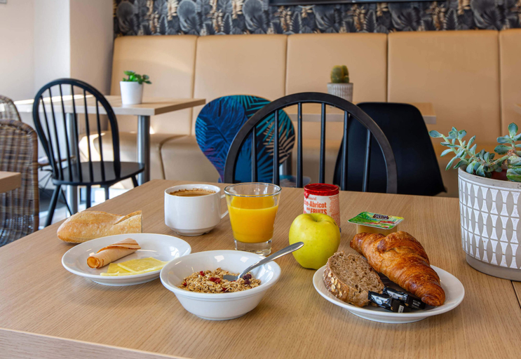 Food & Drinks 5, B&B HOTEL CHARTRES Océane, Eure-et-Loir