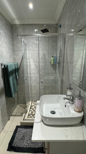 Shower 4, The Manor, City of Johannesburg