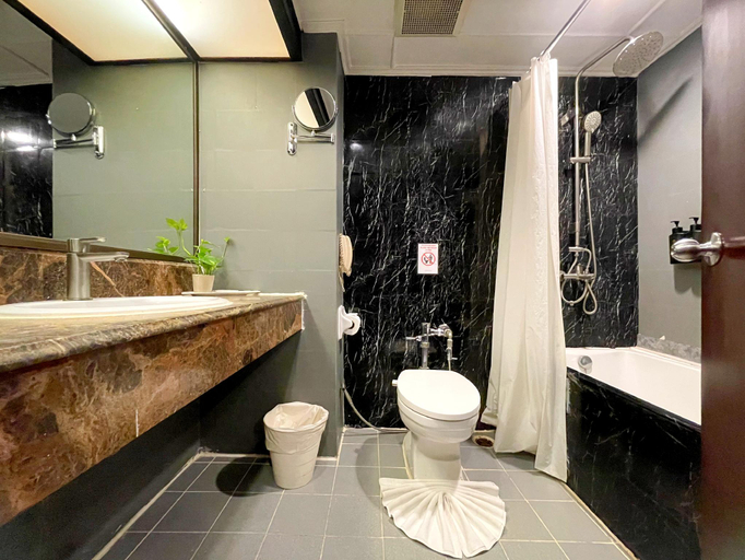 Bathroom 4