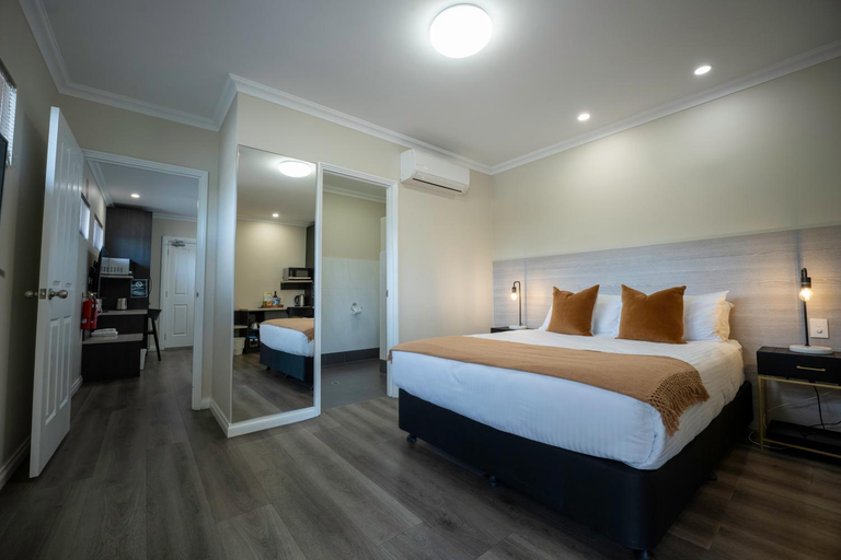 Bedroom 2, The Rec Hotel, Northam