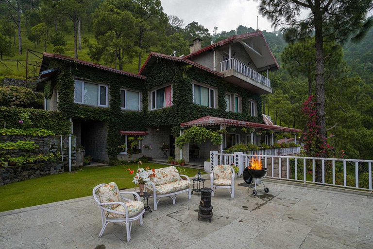 Exterior 1