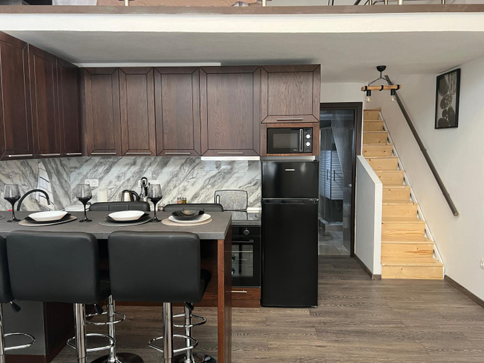 Others 5, Elegant Loft 2, East Macedonia and Thrace