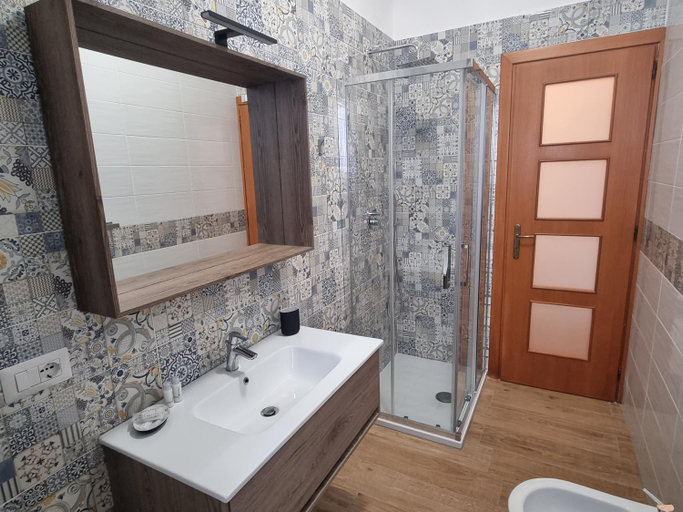 Bathroom 2, B&B Estia Domus, Napoli