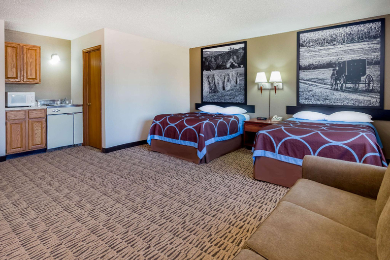 Bedroom 3, Super 8 by Wyndham Platteville, Grant