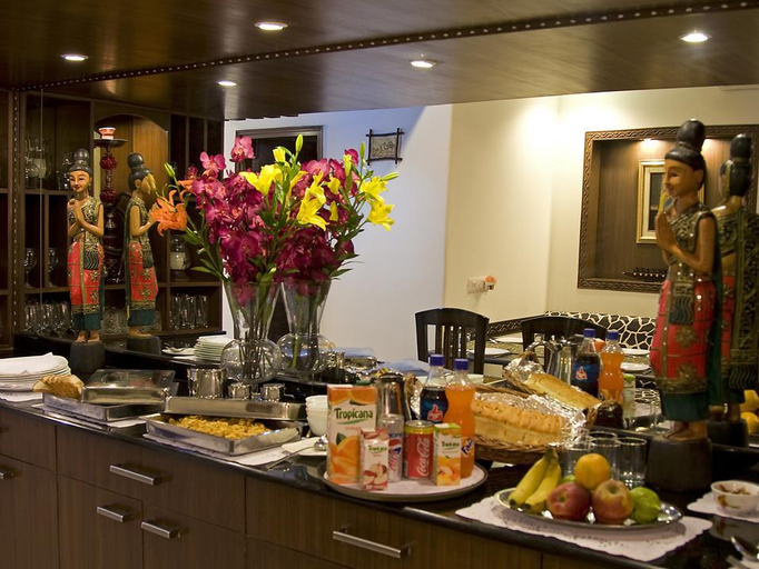 Food & Drinks, Red Maple Bed & Breakfast, Delhi