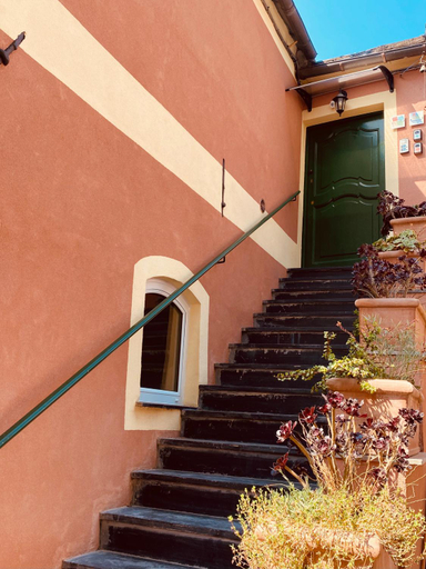 Others 3, Casa la meridiana, Savona
