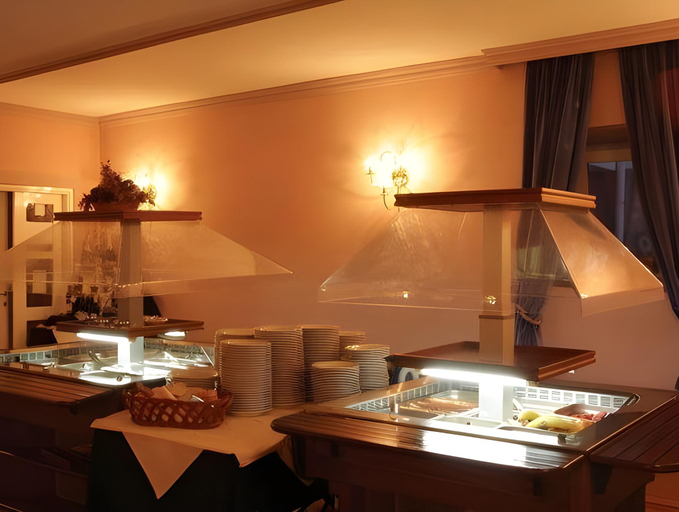 Food & Drinks 4, Xanadu Hotel