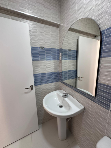 Shower 3, Rooms San Jorge, Madrid
