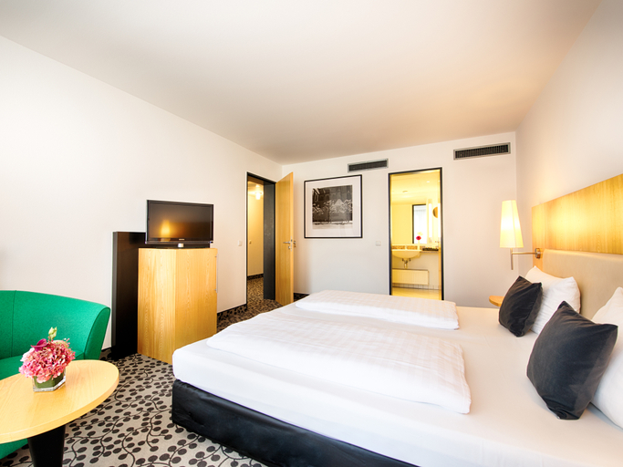 Bedroom 3, Four Points by Sheraton Offenbach Plaza, Offenbach am Main