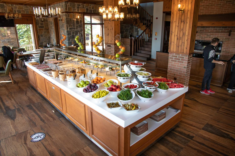 Food & Drinks 5, FOLEYA MOUNTAIN RESORT, Tonya