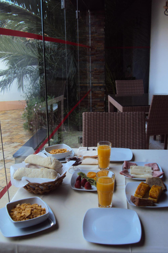 Food & Drinks