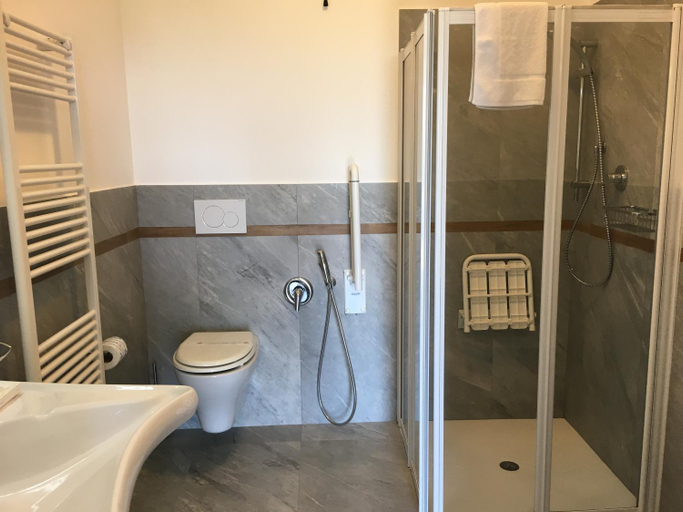 Bathroom 4, Il Casale degli Ulivi - Agriturismo - TENIMENTI LEONE, Rome