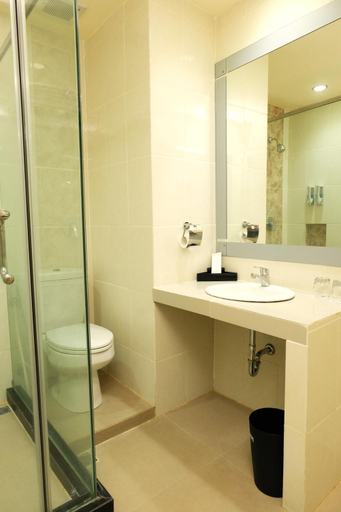 Bathroom 14