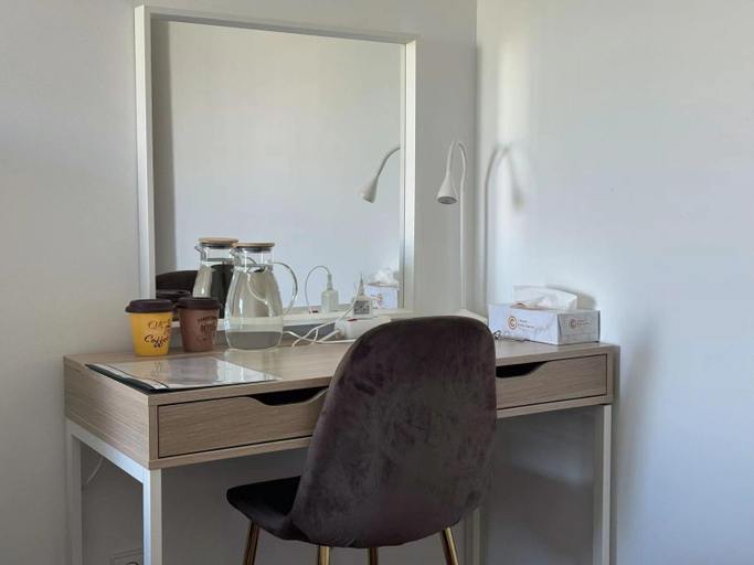 Others 5, Comfy room near Metro, Lisbon