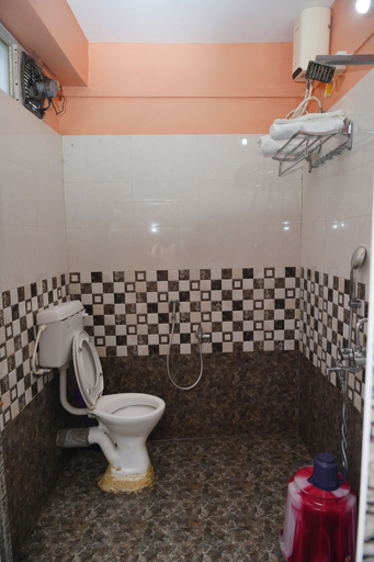 Bathroom 4, Sea Pearl Homestay, South Andaman