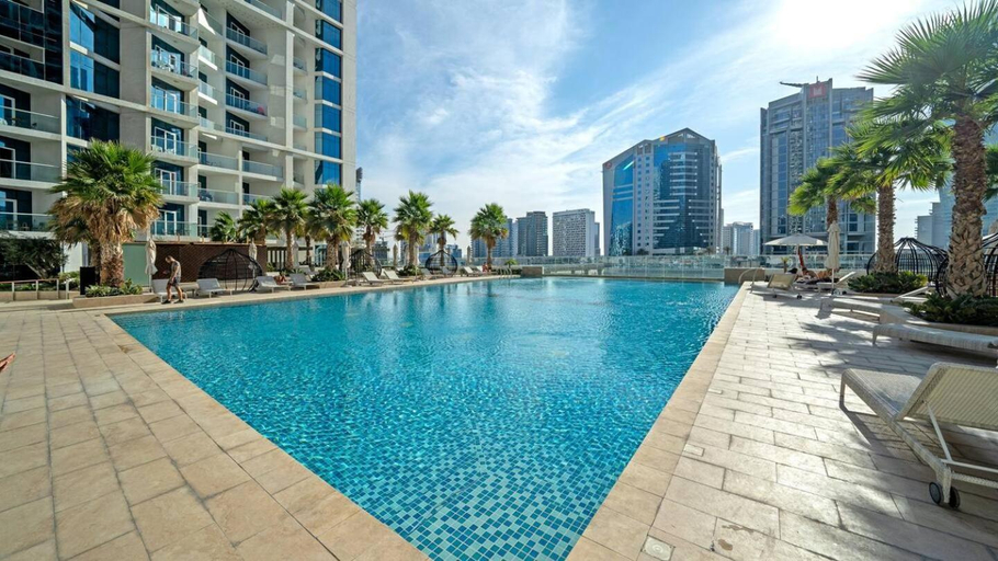 Sport & Beauty 2, Lovely Studio with Burj Khalifa and Canal view, Dubai