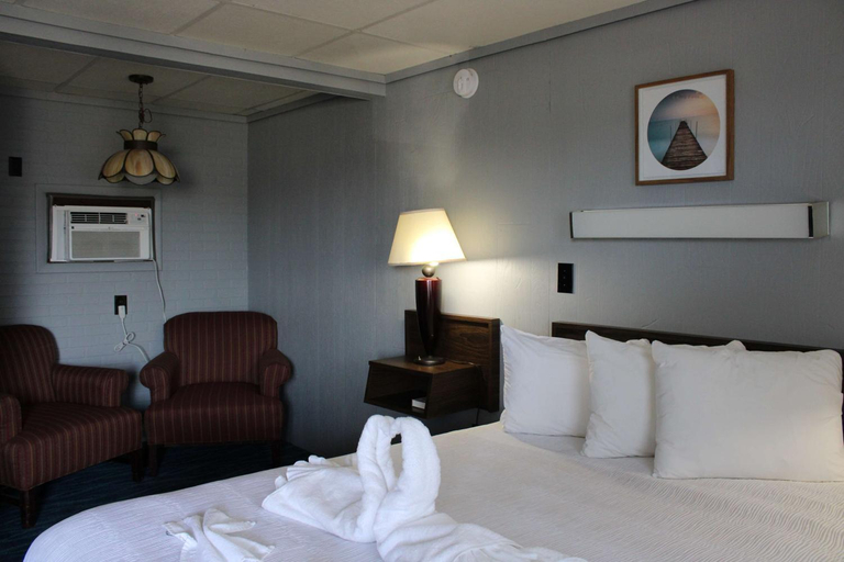 Bedroom 2, The Janmere Motel, Rockingham