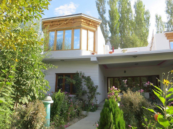 Others 3, AO Guest House, Leh
