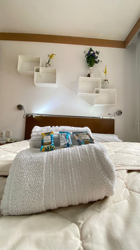 Others 5, Studio Living Faria Lima, São Paulo