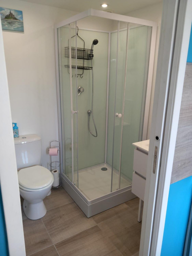 Bathroom 10