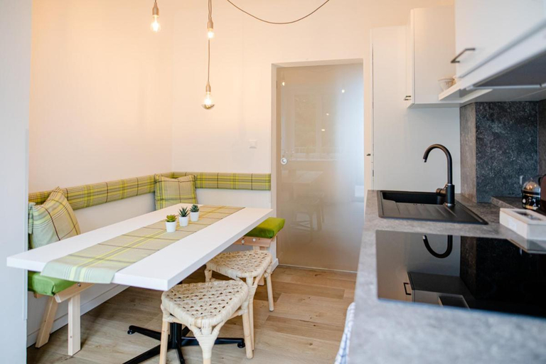 Others 4, zimmer-graz, Graz
