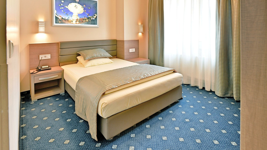 Bedroom 3, St Joseph Hotel Hamburg Reeperbahn St Pauli Kiez, Hamburg