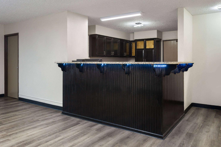 Public Area 2, Super 8 by Wyndham Mt. Vernon, Knox