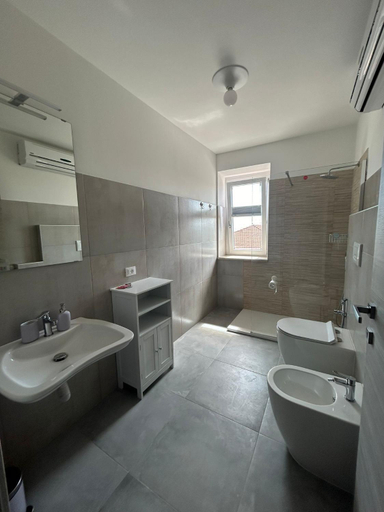 Others 4, B&B Sophia, Chieti