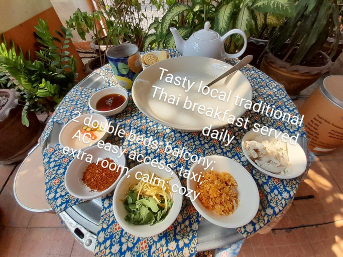 Food & Drinks 4, Lychee Room /w balcony Near AirportTrain/Sukhumvit, Wattana