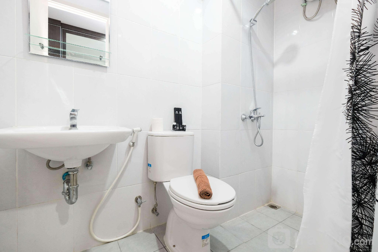 Bedroom 2, Modern Studio at Patraland Urbano By Travelio, Bekasi