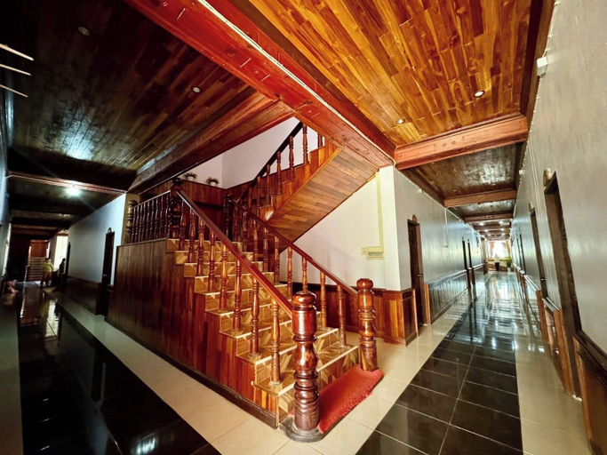 Business Facilities 1, Khampaseuth Hotel, Vangvieng