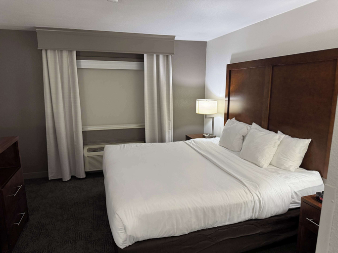 Bedroom 13