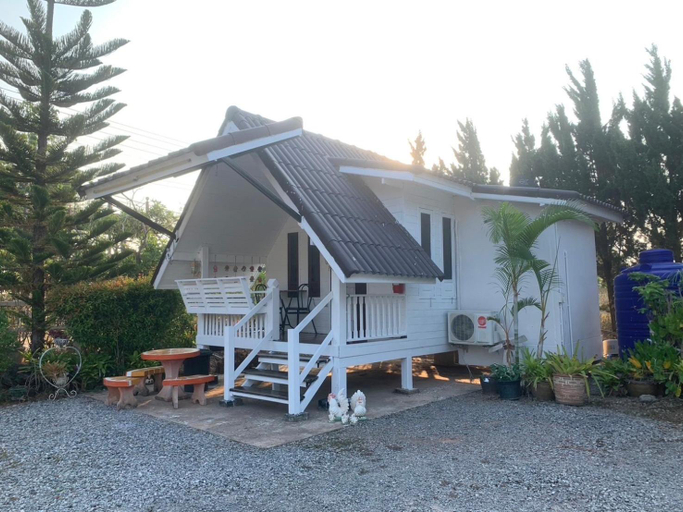 Exterior 7