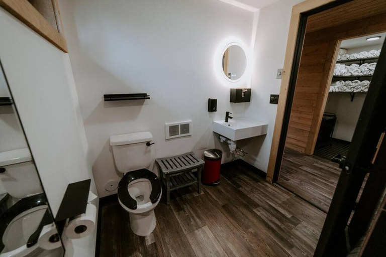 Bathroom, North Shore Camping Company, Lake