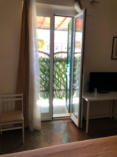 Others 4, Hotel Azzurro, Savona