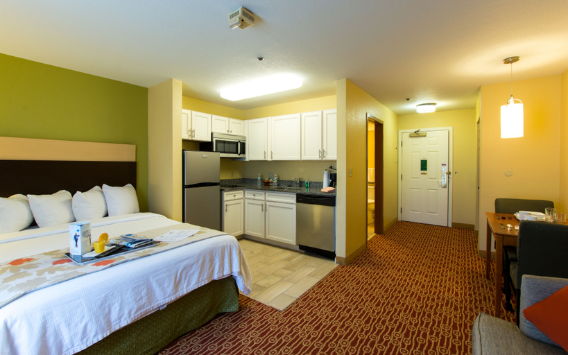 Bedroom 2, MainStay Suites Sterling near Dulles Town Center, Loudoun