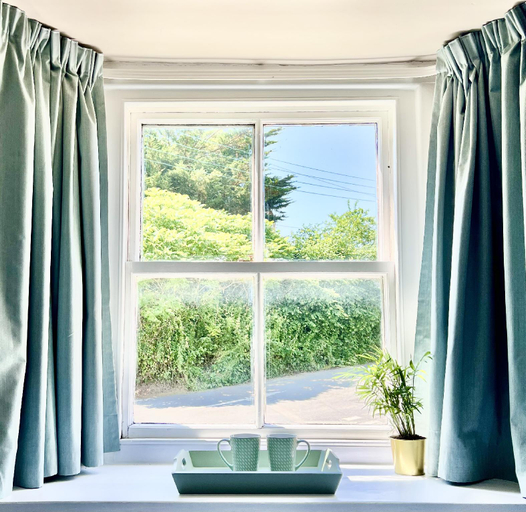 Others 5, The Black Horse Inn, Gloucestershire