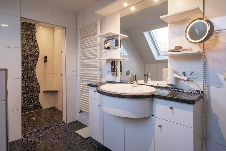 Bathroom 3, Boutiquehotel Zur Winzerstube, Bodenseekreis