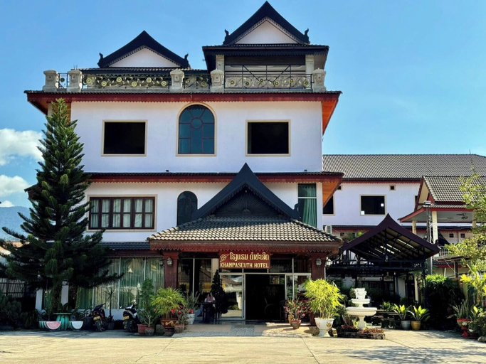Exterior & Views 2, Khampaseuth Hotel, Vangvieng