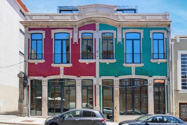 Exterior & Views