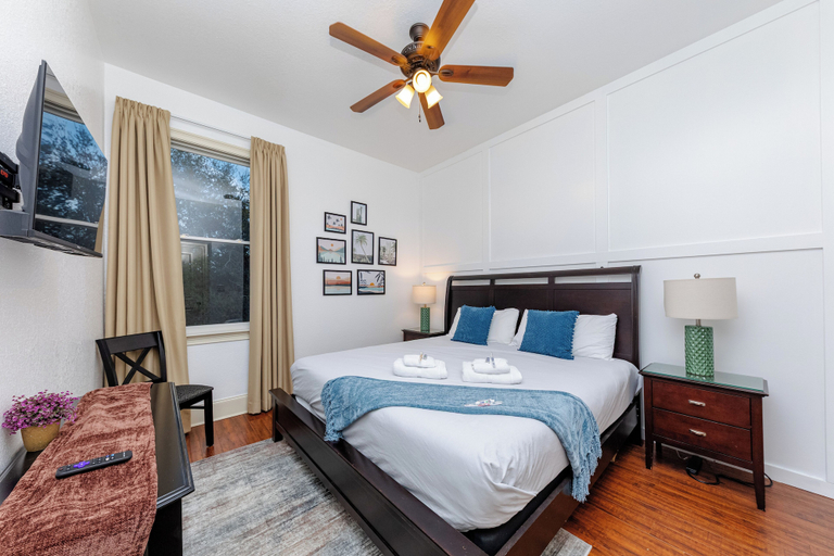 Bedroom 3, 30A Inn & Suites, Walton