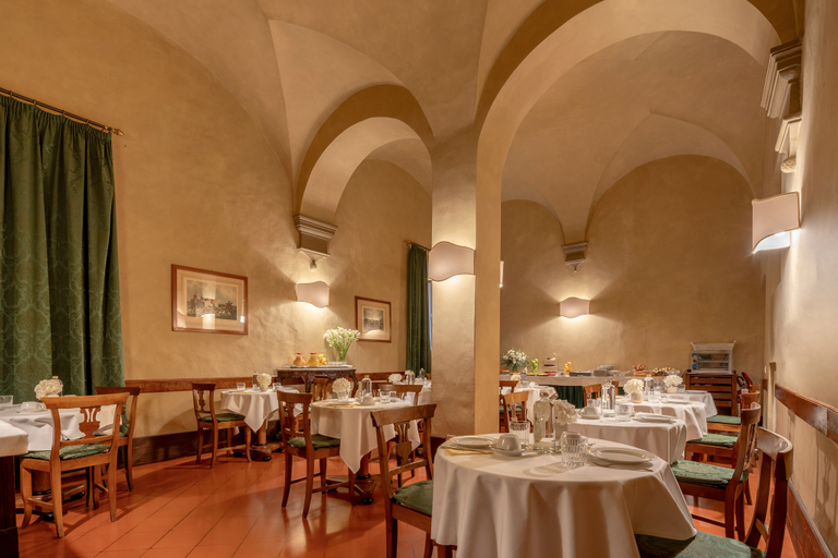 Food & Drinks 5, Loggiato Dei Serviti, Florence