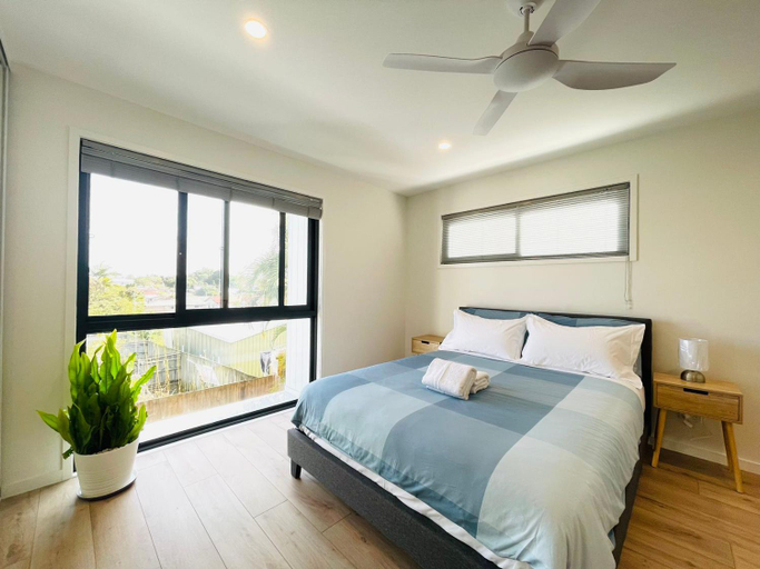 Bedroom, 262 Troughton Accommodation, Coopers Plains