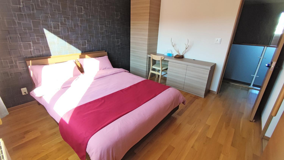 Bedroom 9