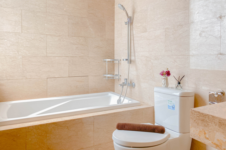 Bathroom 5, Stunning and Comfy 2BR Apartment at Menteng Park By Travelio, Jakarta Pusat